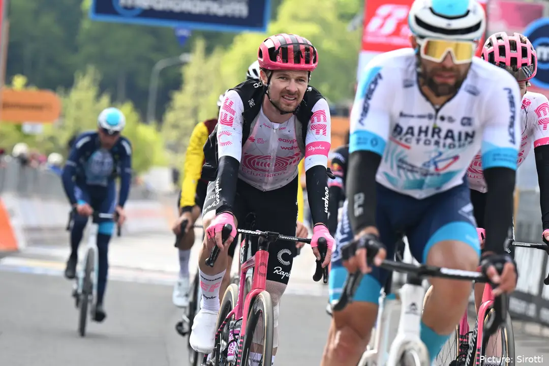 Owain Doull, en acción con EF Education-EasyPost, su ex equipo
