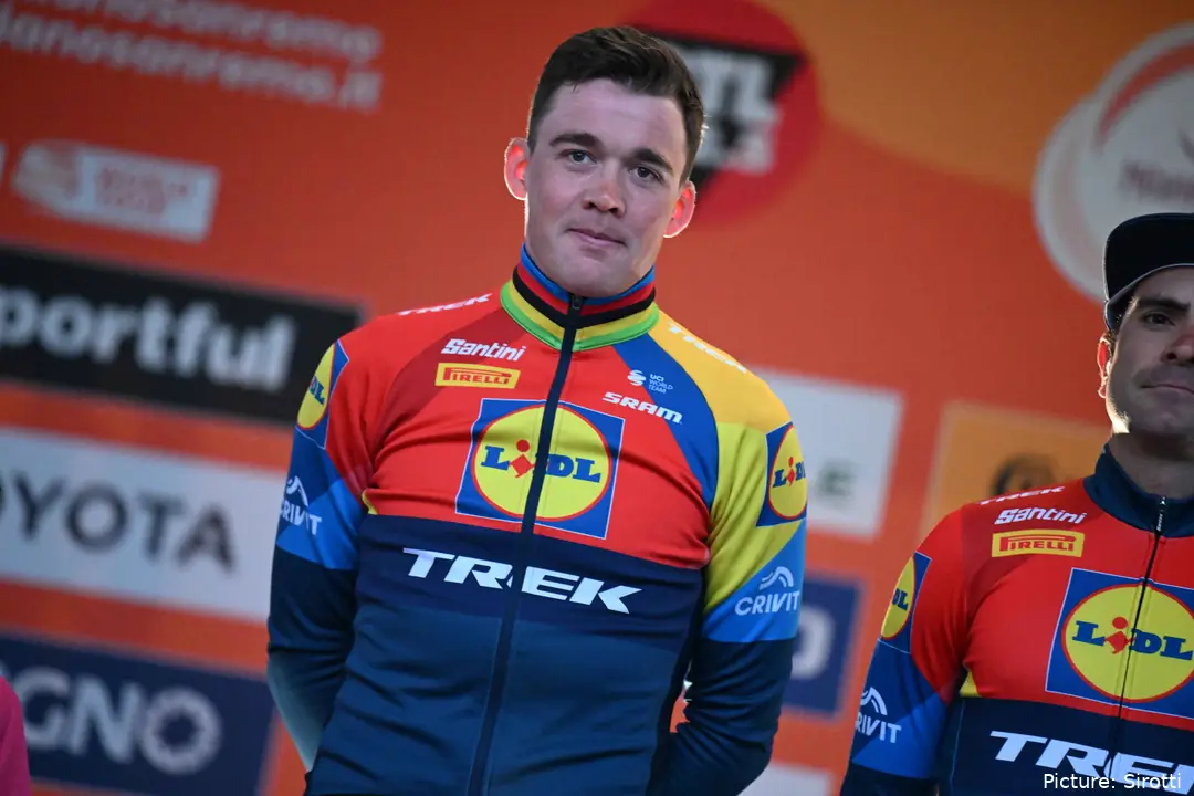 Mads Pedersen, en la presentación de una carrera con Lidl-Trek
