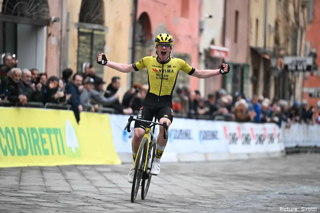 Ben Tulett logró su primera victoria con Visma en la Settimana Internazionale Coppi e Bartali el año pasado