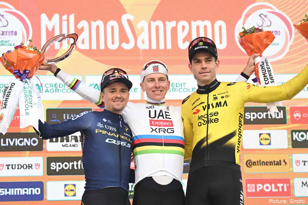 El podio final de la Milano-Sanremo 2026