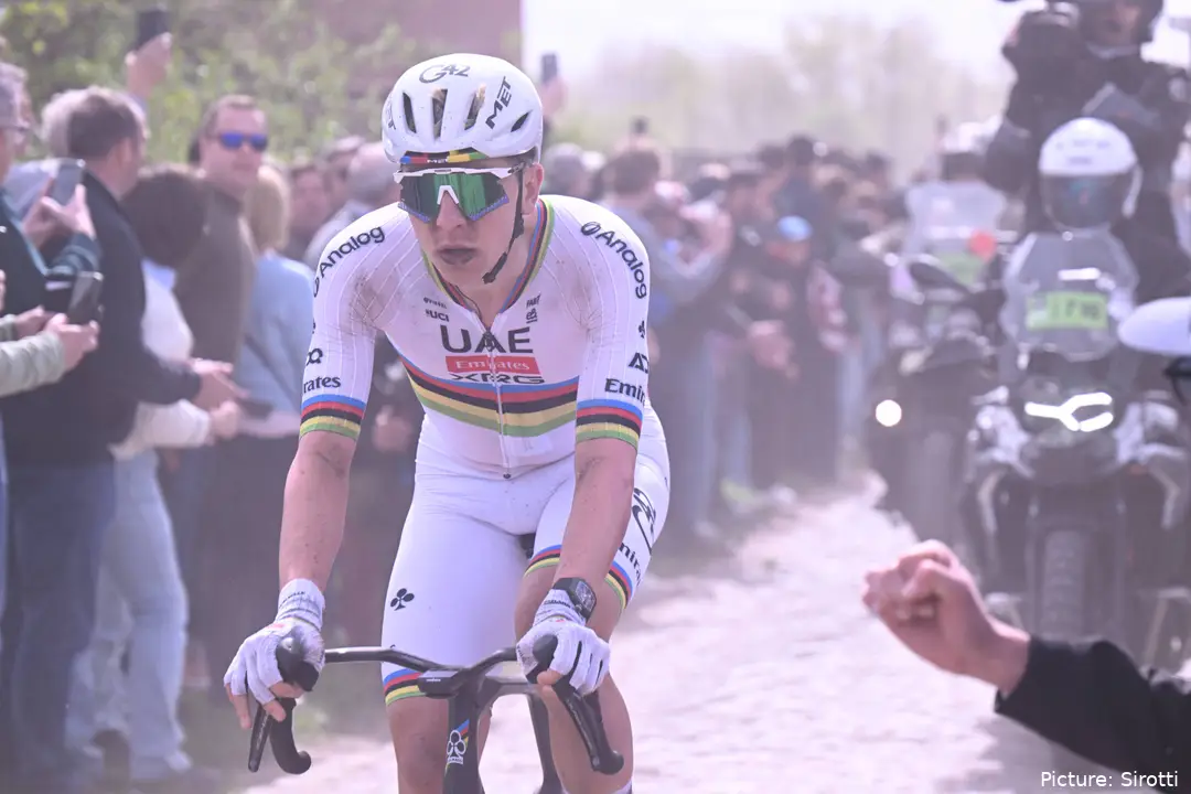 Tadej Pogacar acabó segundo en la París-Roubaix 2026