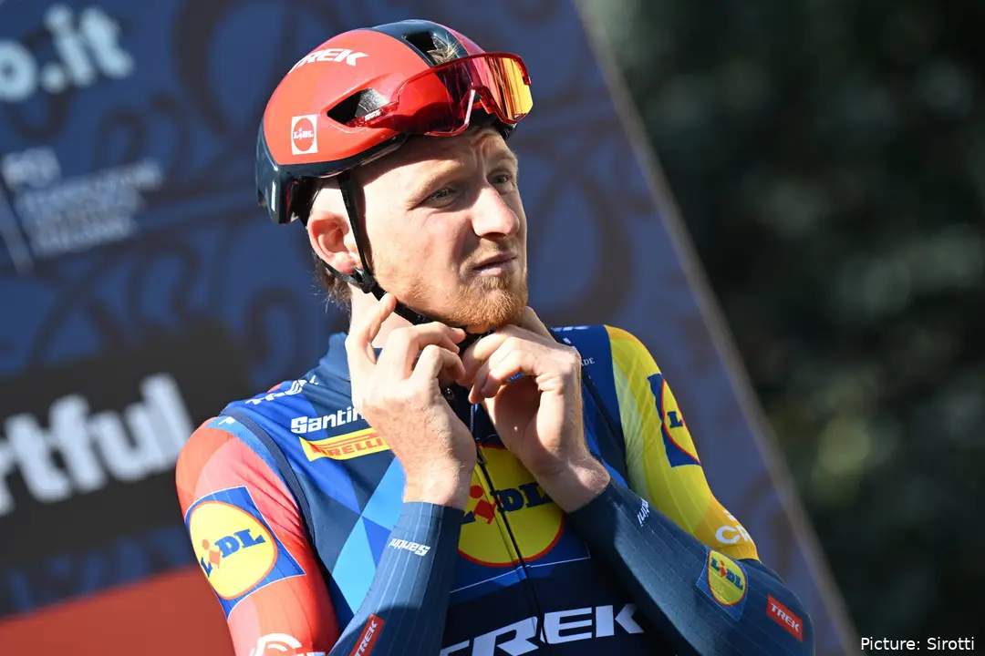 Tao Geoghegan Hart en la Milano-Torino 2026