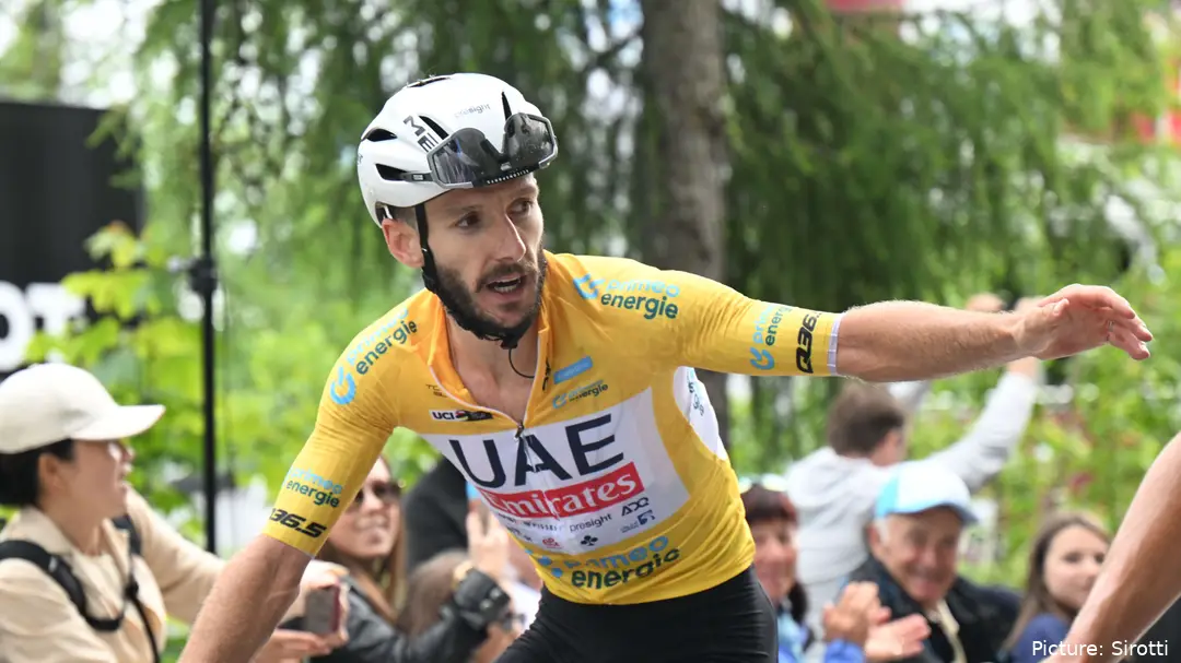 Adam Yates na Volta à Suíça de 2024.&nbsp;