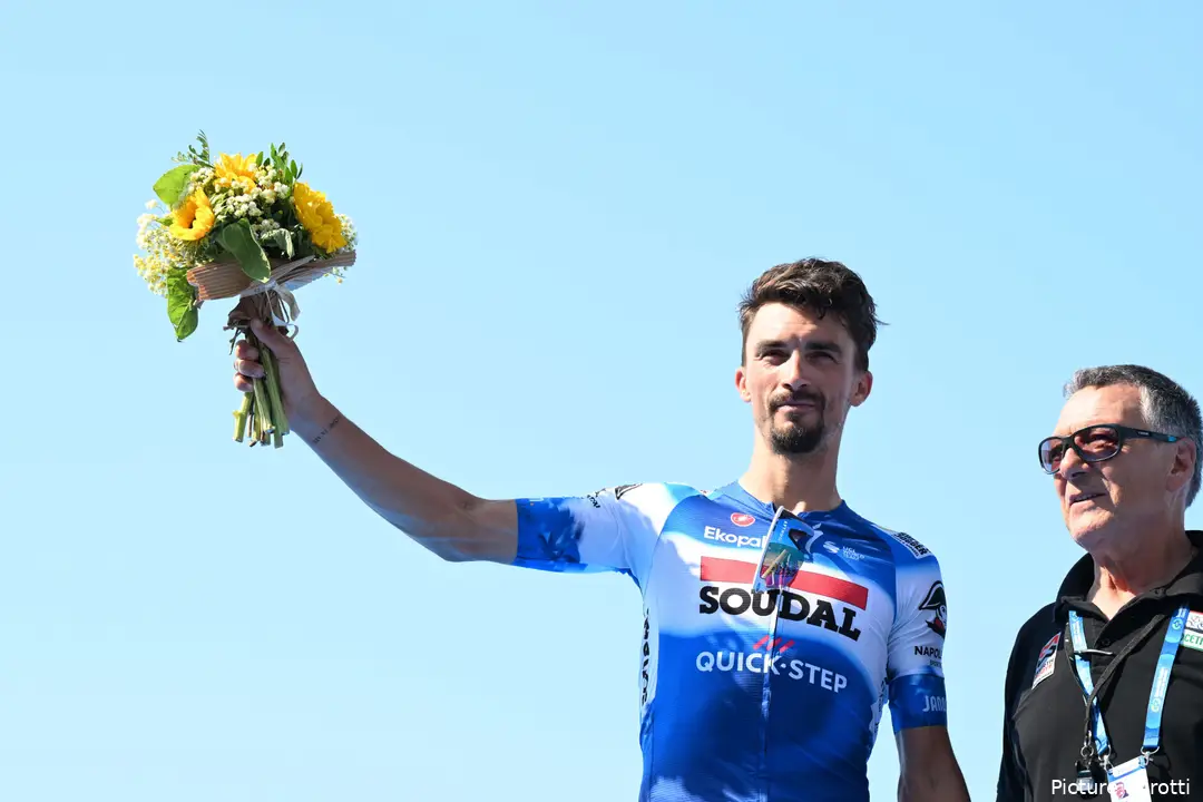Alaphilippe foi uma das grandes figuras da Volta a Itália, onde venceu de forma espetacular a etapa 12 depois de 136km ao ataque