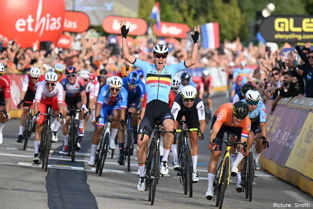 As regras da UCI estipulam que não pode haver uma curva nos últimos 200 metros de uma chegada ao sprint em grupo. Esta regra não foi aplicada no Campeonato da Europa de 2024, como se pode ver acima. Houve uma grande queda a meio do sprint na corrida de juniores feminina. @Sirotti