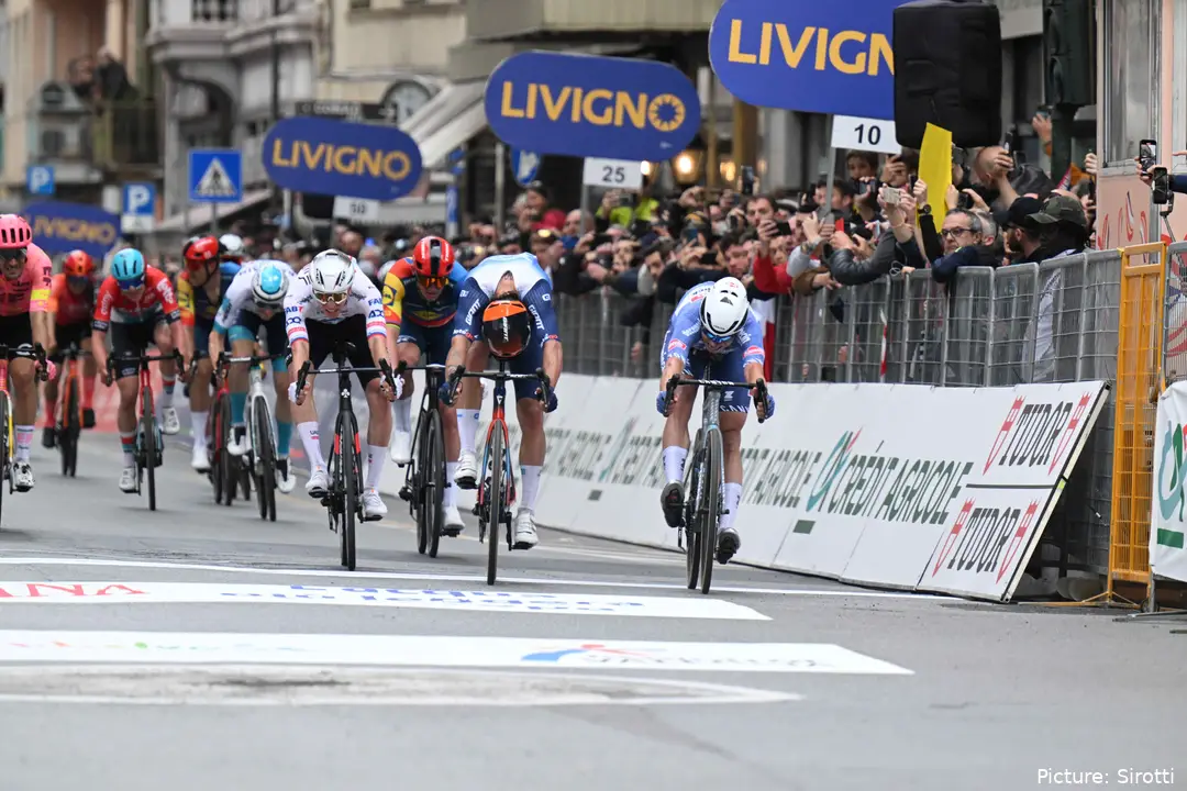 Philipsen ultrapassou Pogacar para conquistar a vitória na Milan-Sanremo em 2024