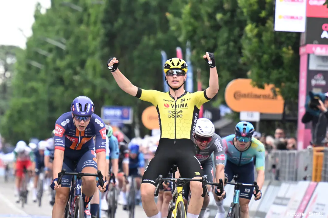 Olav Kooij wins stage 12 of 2025 Giro d'Italia