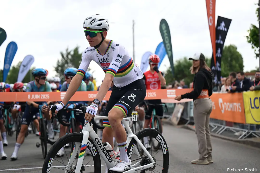 A Colnago arco-íris de Tadej Pogacar está agora na coleção de Espargaró