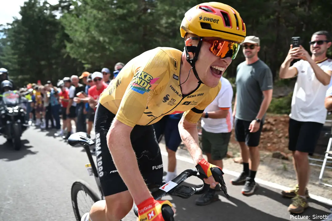 Andreas Leknessund in action on Stage 7 of the 2026 Vuelta a Espana