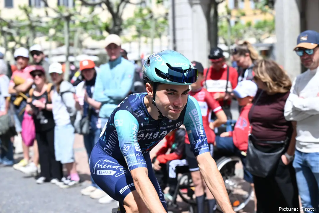 Lenny Martínez verteidigt auf der Schlussetappe der Tour de Romandie 2026 seinen Podiumsplatz und bestätigt seine starke Frühform