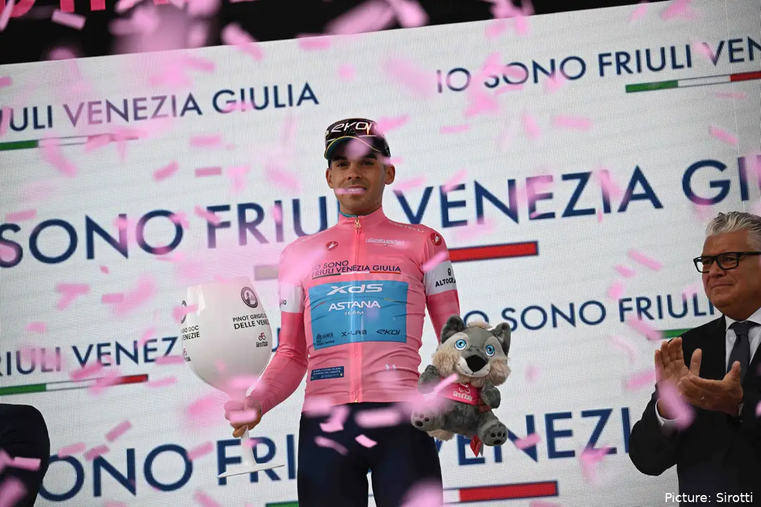 Guillermo Thomas Silva im Rosa Trikot beim Giro d’Italia 2026