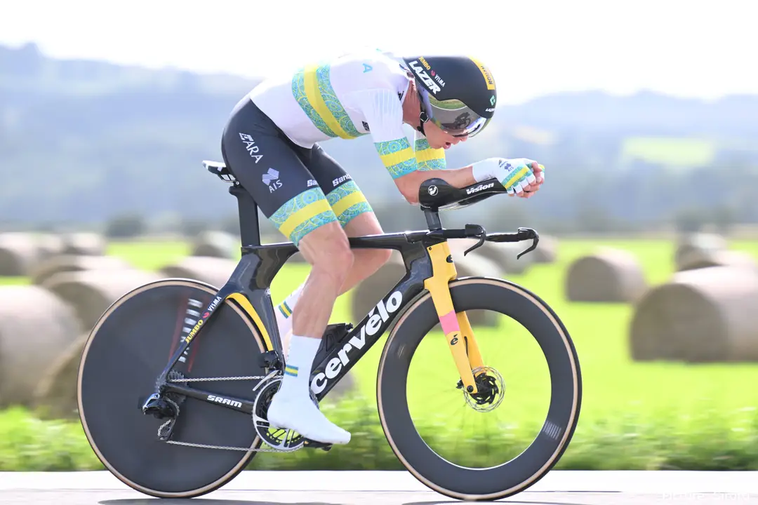 Rohan Dennis im Zeitfahrmodus