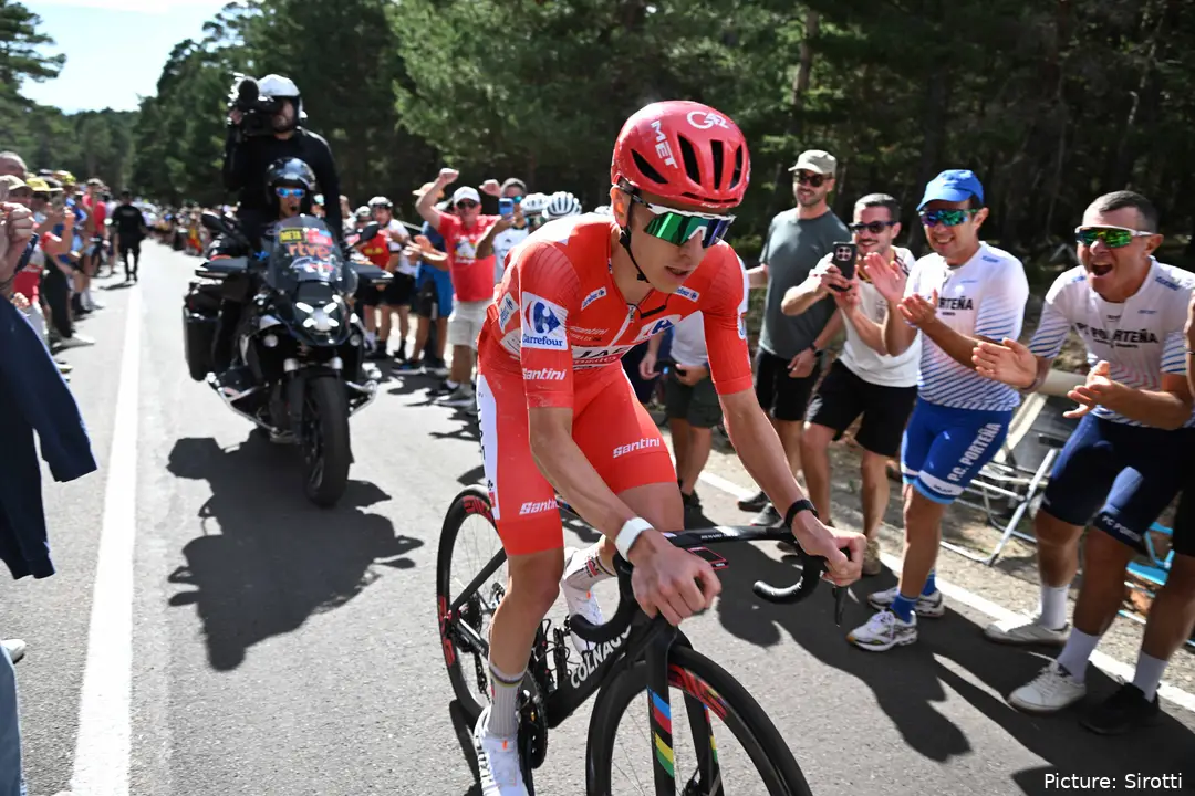 Tadej Pogacar in Aktion auf Etappe 7 der Vuelta a España 2026