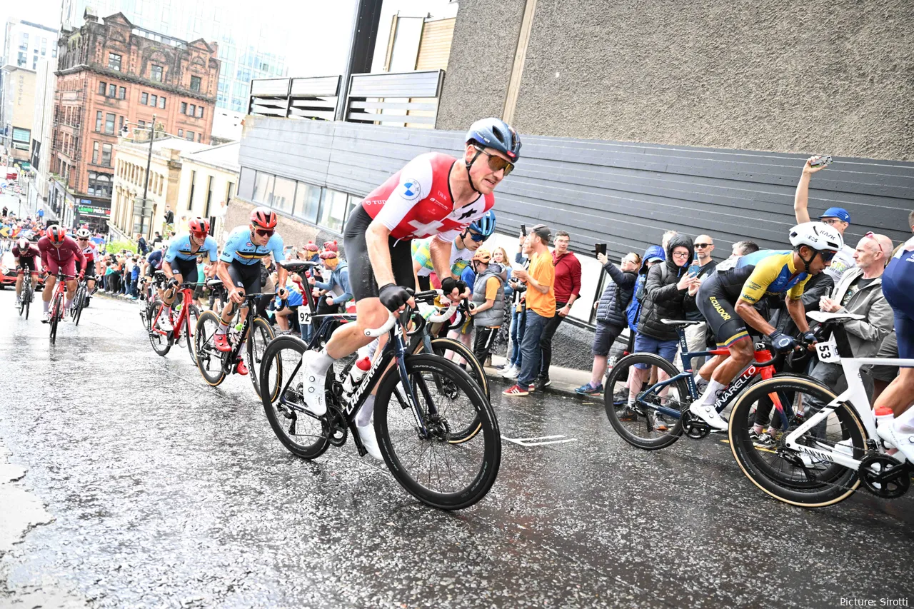Stefan Kung en acción en el Mundial de Glasgow 2023