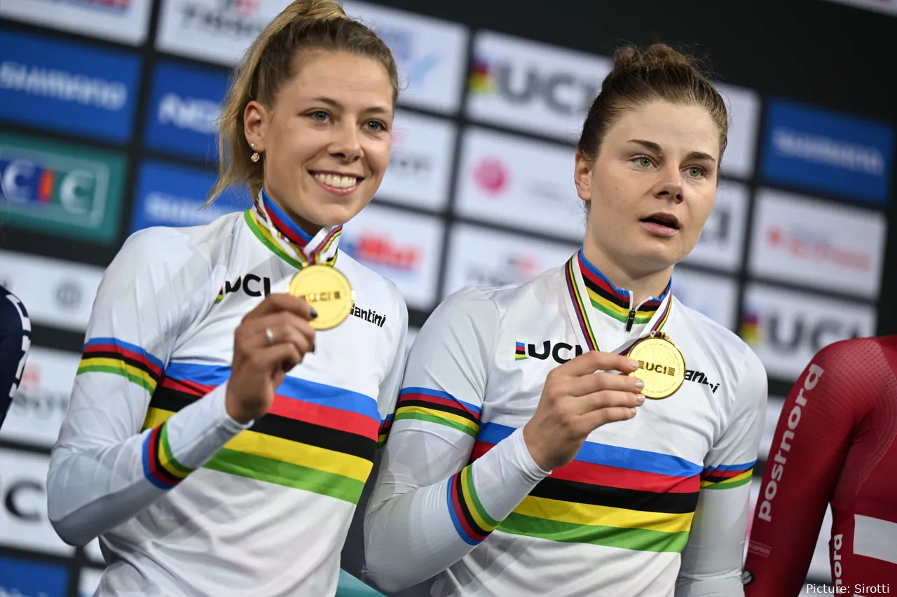 Shari Bossuyt, antes de ser sancionada por dopaje, con Lotte Kopecky