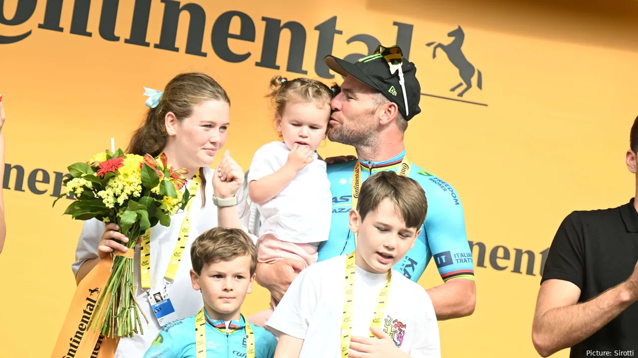 Mark Cavendish con su familia tras ganar el Tour de Francia