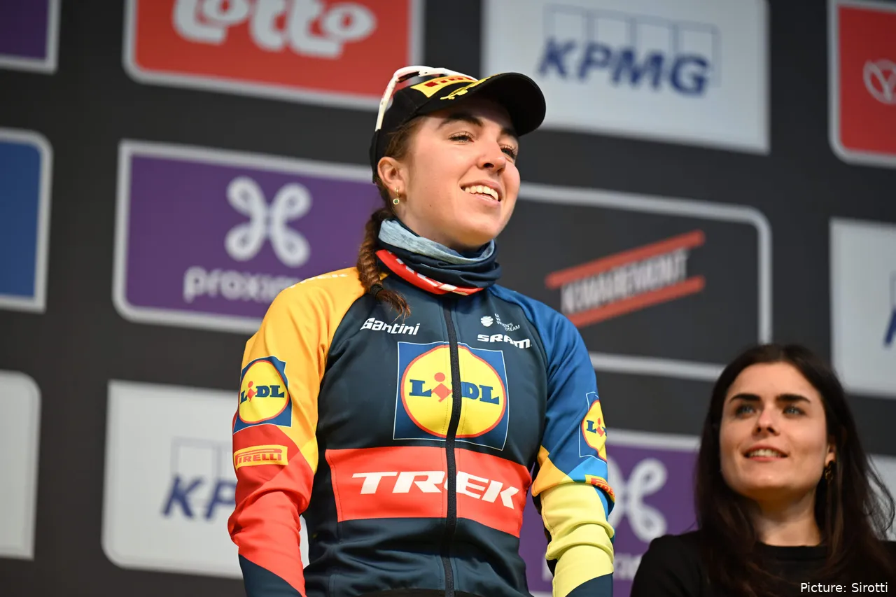Shirin van Anrooij podría haber aspirado a ganar el Mundial de Gravel 2025