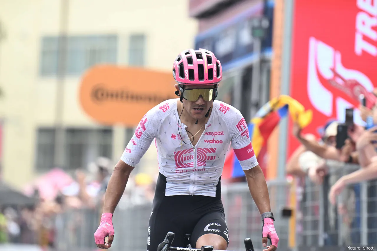 Richard Carapaz buscará ganar el Giro de Italia en la etapa 20