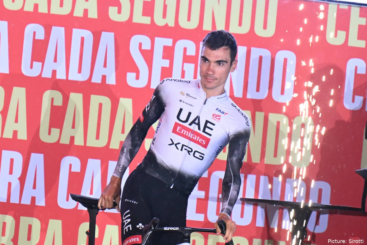 Juan Ayuso está 9º de la Vuelta a España 2025 tras dos etapas