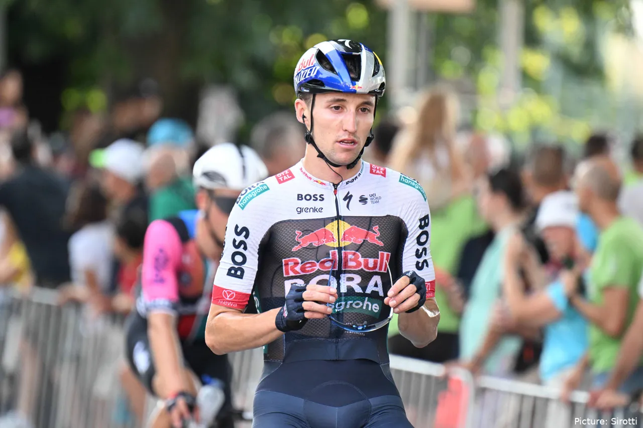 Jai Hindley se ve con fuerza en esta Vuelta a España 2025