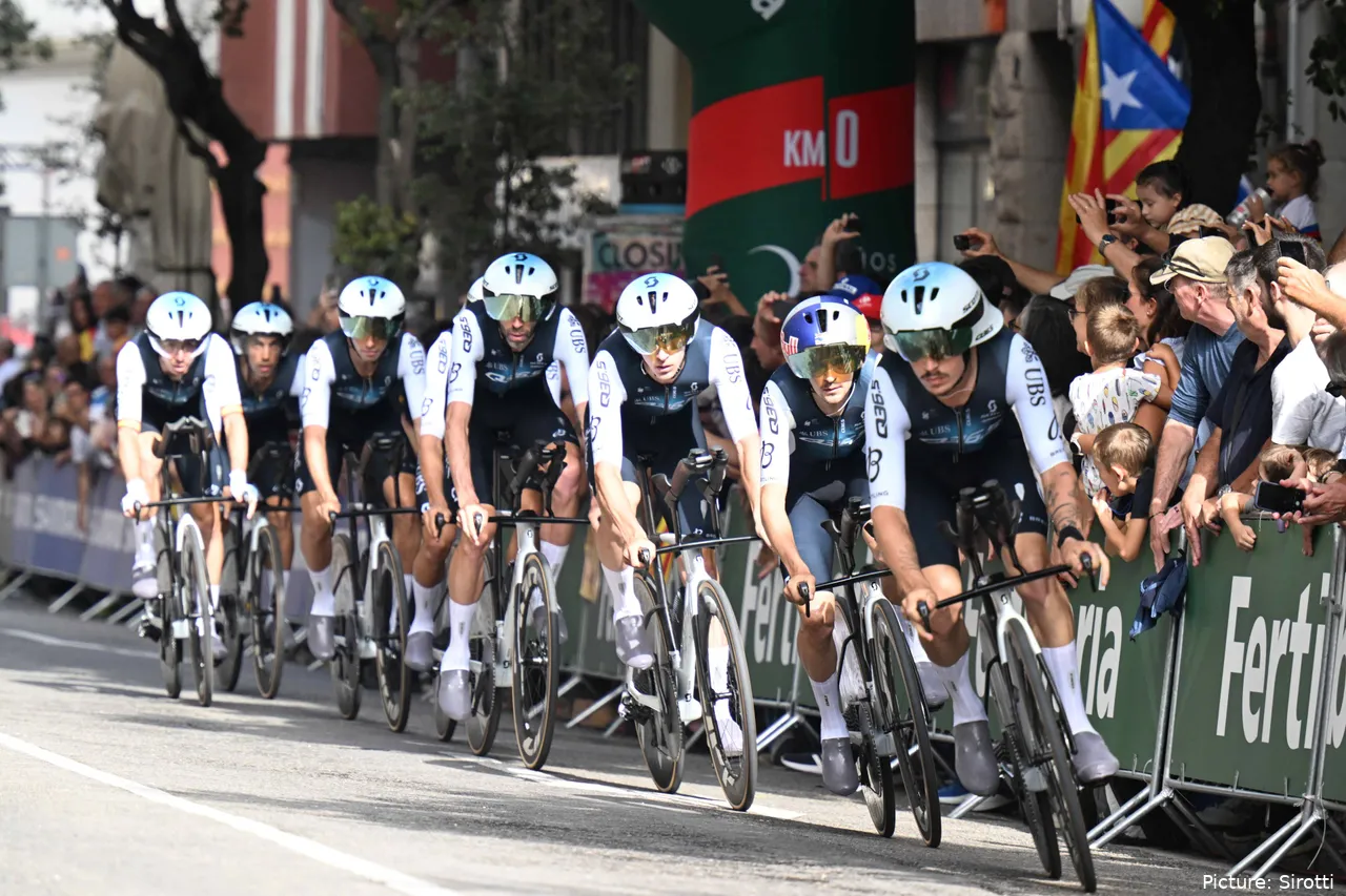 Marcel Camprubí y Fabio Christen serán importantísimos para Tom Pidcock en la última semana de la Vuelta a España 2025