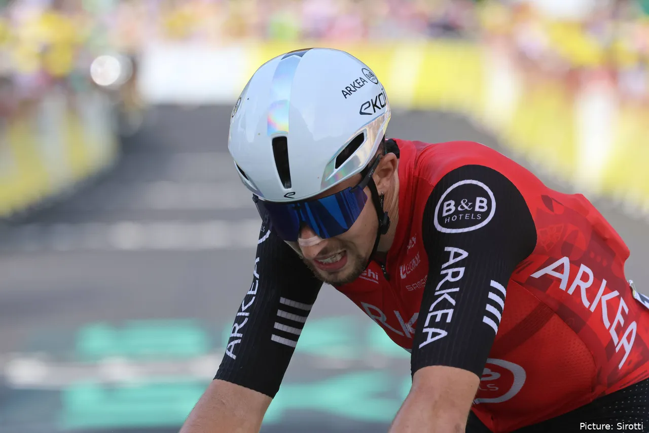 Kevin Vauquelin terminó en el Top 10 de la clasificación general final del Tour de Francia 2025