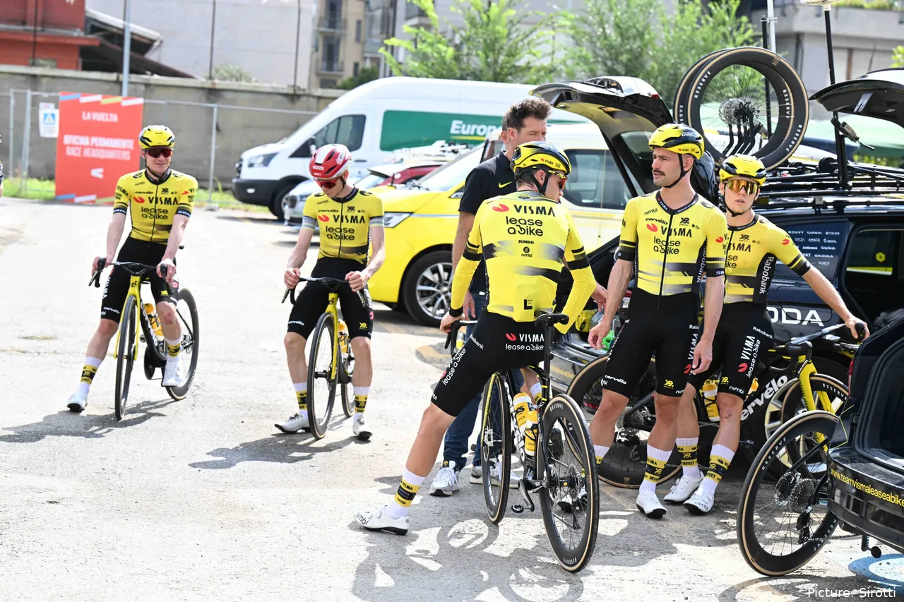 Visma sufre el abandono de Axel Zingle en la Vuelta a España