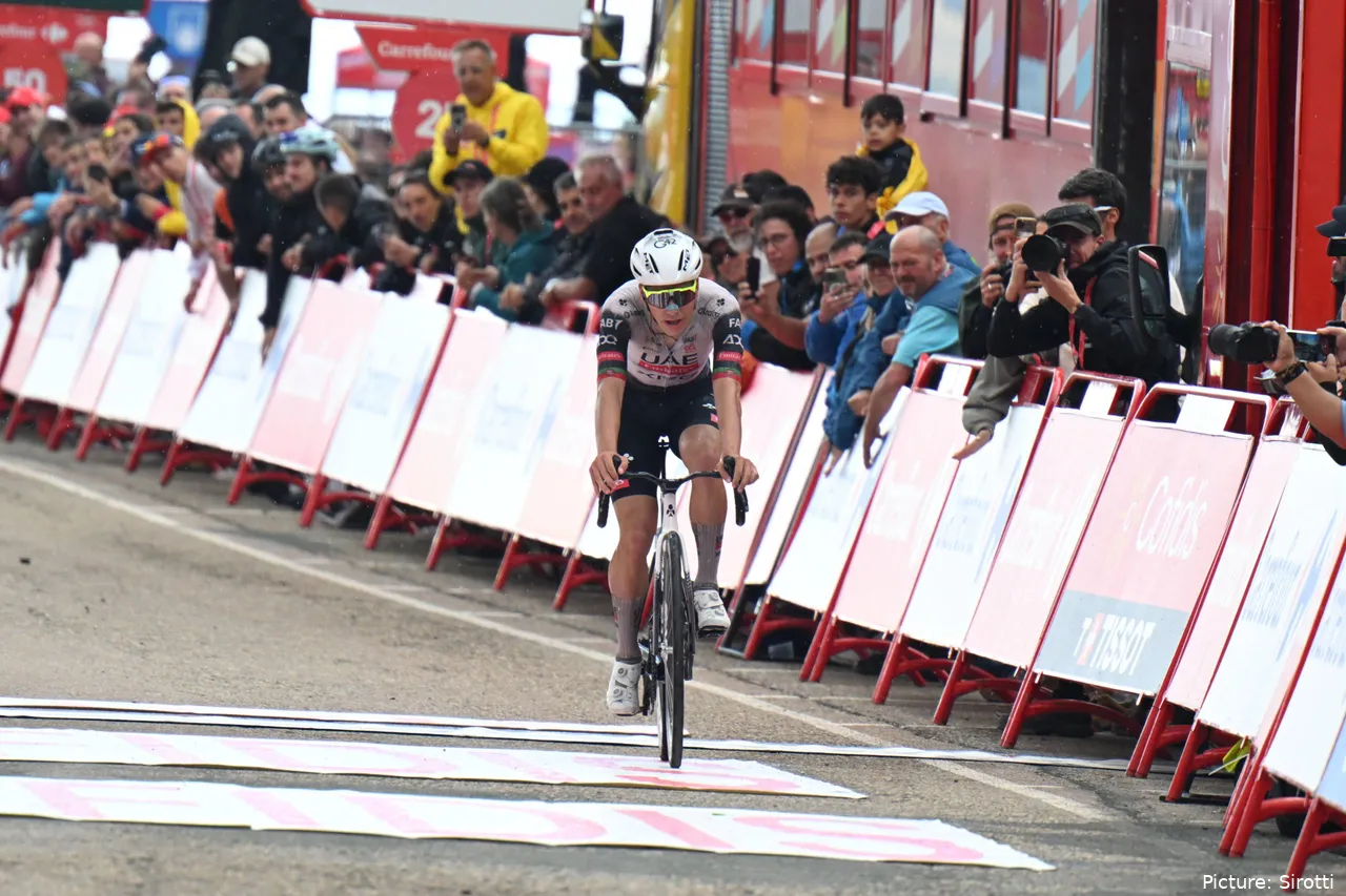 João Almeida, ganador en el Angliru en la 13ª etapa de la Vuelta a España 2025