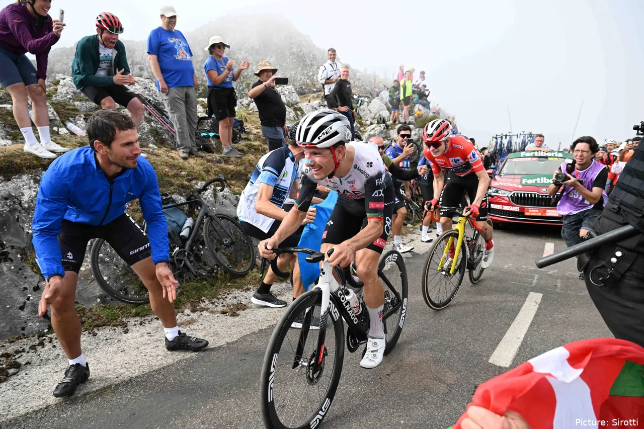 João Almeida está siendo el mayor rival de Jonas Vingegaard en la Vuelta a España 2025