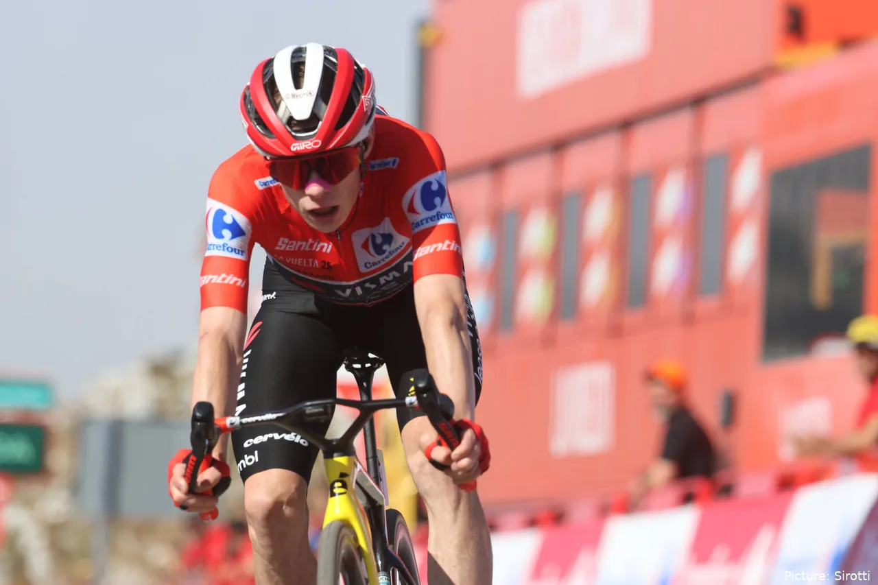 Jonas Vingegaard lidera la Vuelta a España sin la presencia de Tadej Pogacar