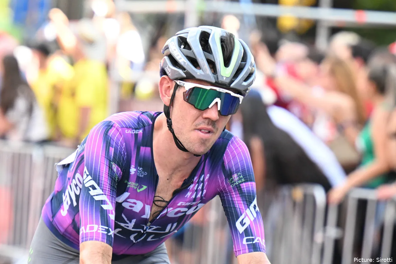 Ben O'Connor abandona la Vuelta a España 2025
