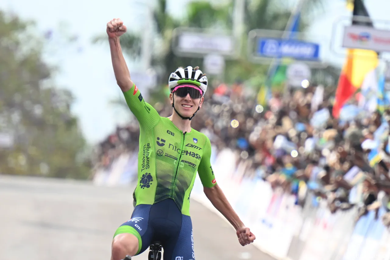 Tadej Pogacar arrasó en el Mundial de Kigali 2025