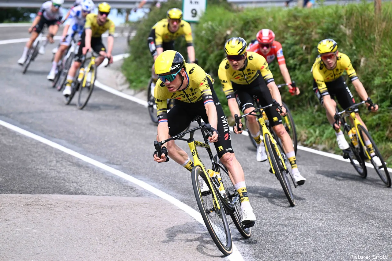 El Visma - Lease a Bike está demostrando tener un equipo muy potente en esta Vuelta a España 2025