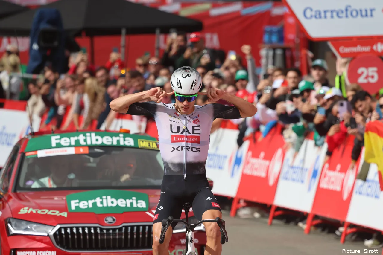 Juan Ayuso ganó 2 etapas en la pasada Vuelta a España