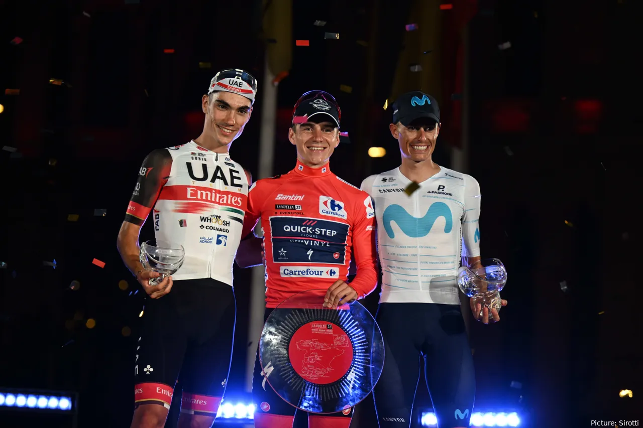 Ayuso (L) finished on the podium at the 2022 Vuelta a Espana