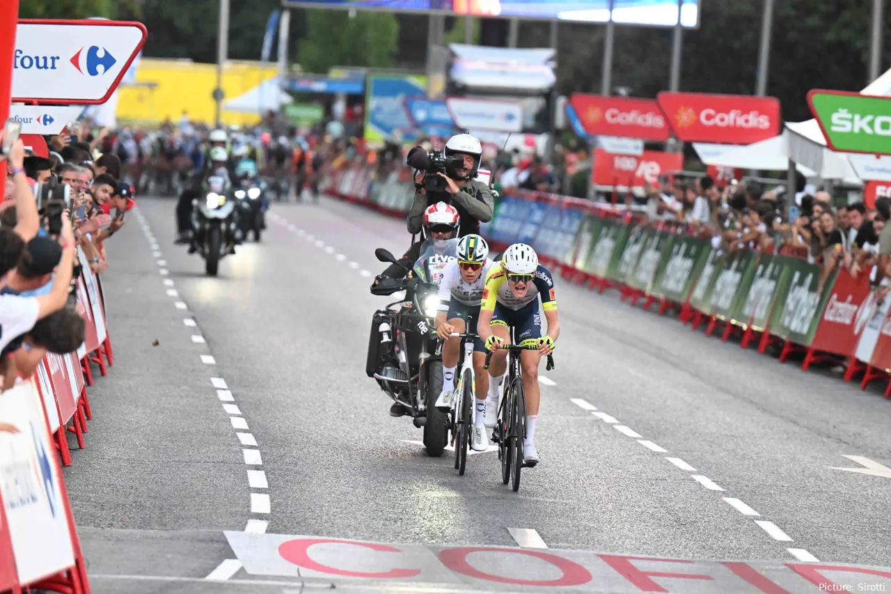 Julius Johansen in a breakaway during Vuelta a Espana 2022