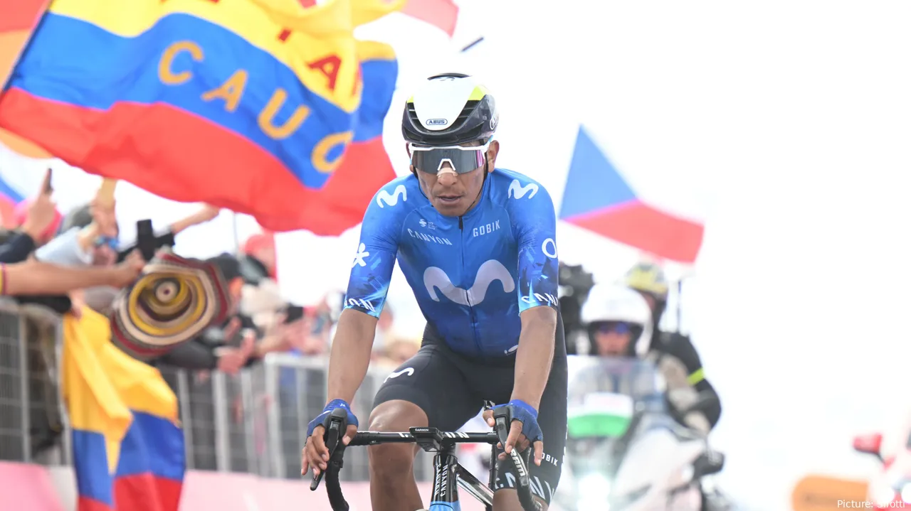 Nairo Quintana terminou a etapa 15 do Giro a 29 segundos do vencedor Tadej Pogacar. Todos os restantes adversários terminaram a mais de 2m30s