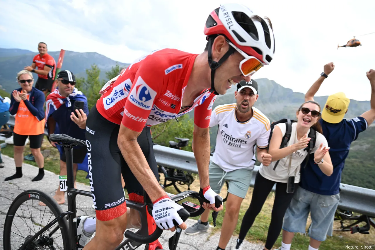 Ben O'Connor conseguiu segurar a camisola vermelha na segunda semana da Vuelta 2024