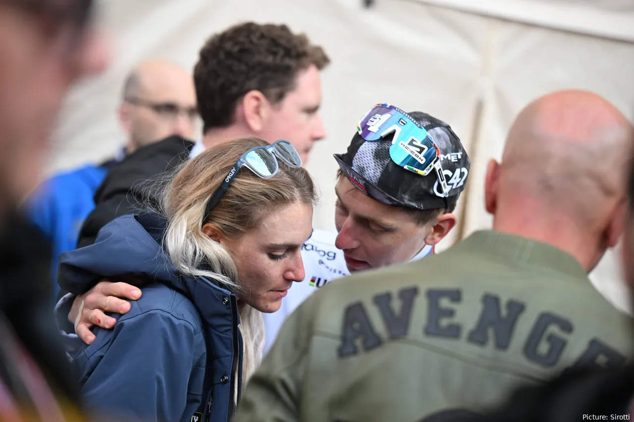 Tadej Pogacar and Urska Zigart after the 2025 Strade Bianche.&nbsp;