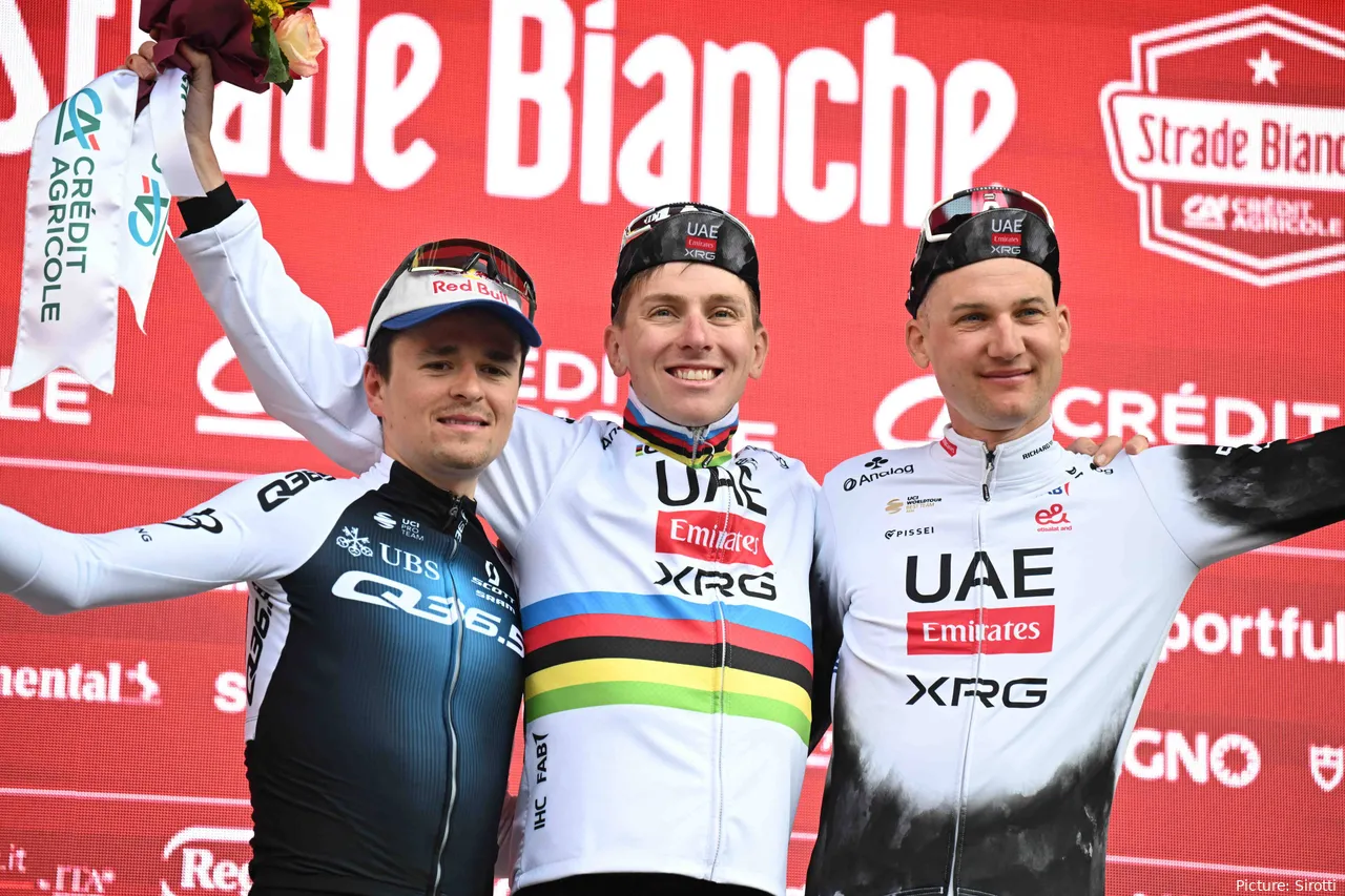 Pidcock ficou em 2º lugar atrás de Tadej Pogacar na Strade Bianche 2025