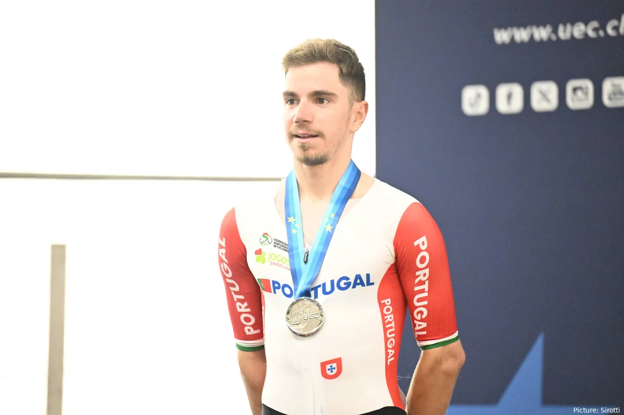 Rui Oliveira já conquistou vários títulos na pista, mas a vitória na estrada continua a escapar-lhe