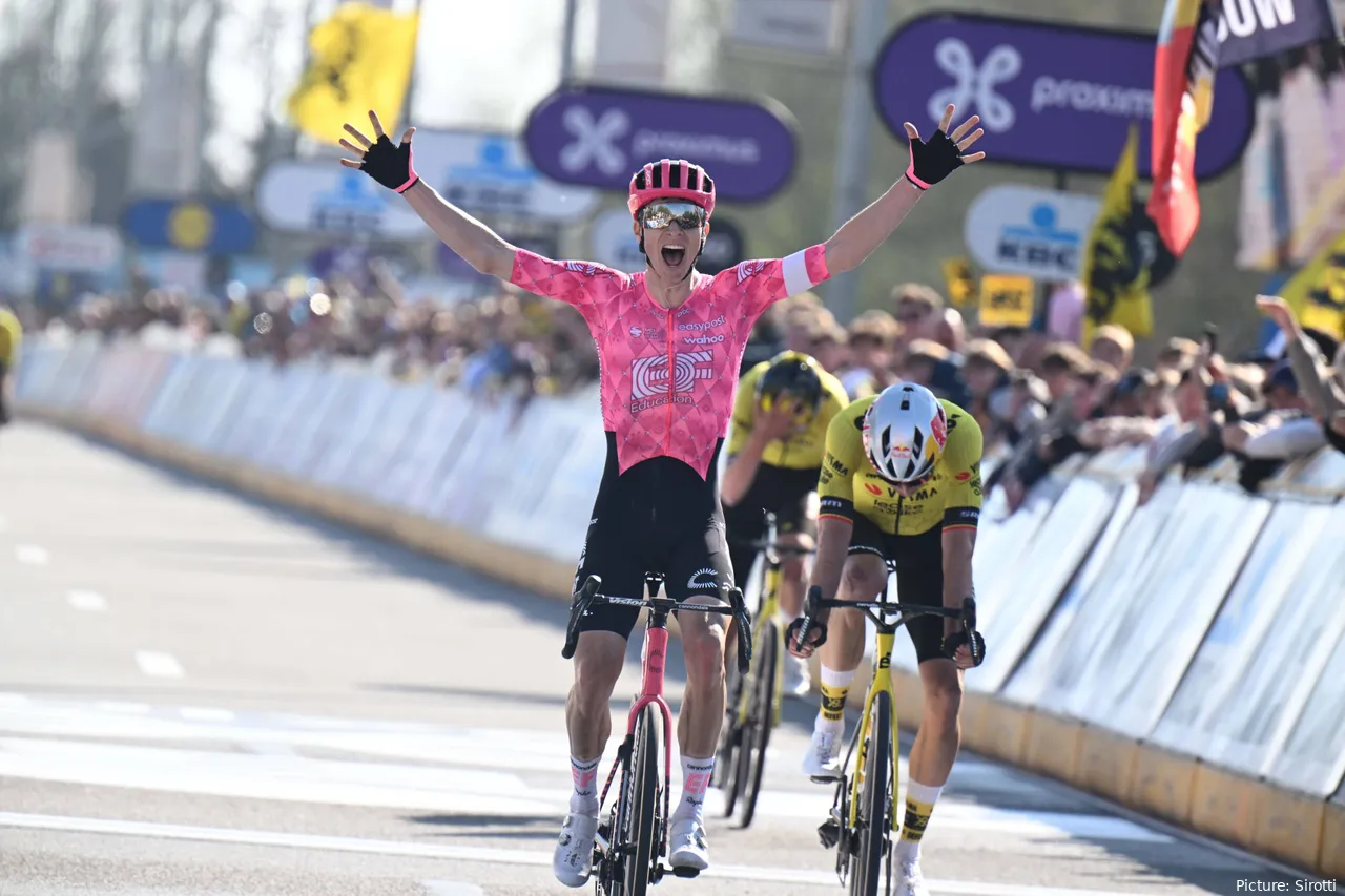 Neilson Powless gewinnt Dwars door Vlaanderen 2025 vor dem Visma-Trio