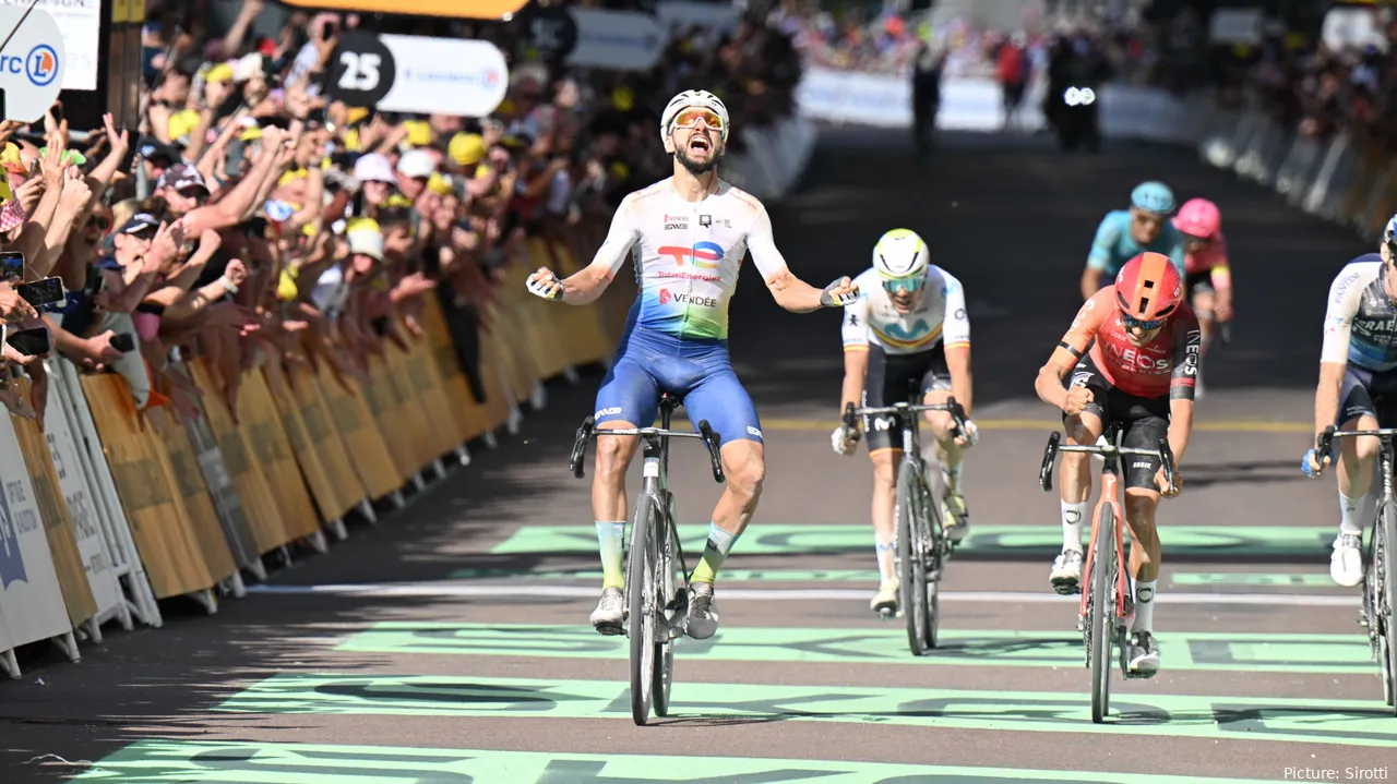 Anthony Turgis won de beroemde 'graveletappe' in de Tour de France van dit jaar voor ProTeam TotalEnergies. @Sirotti