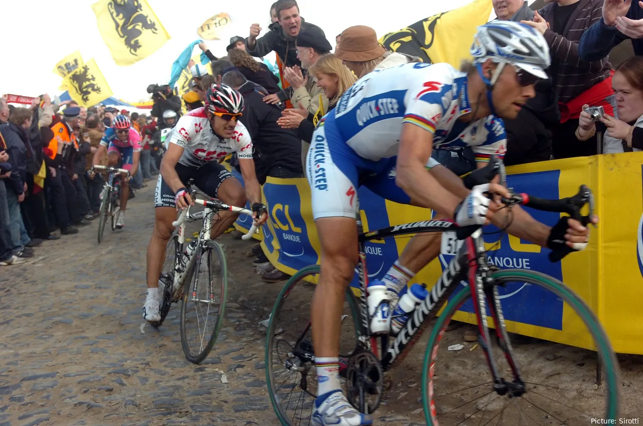 Tom Boonen en Fabian Cancellara samen tijdens Parijs-Roubaix 2008. @Sirotti