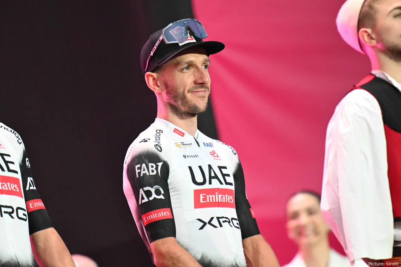 Adam Yates is een paar maanden uit de schijnwerpers geweest. Kan hij een comeback maken in deze Giro en vechten voor de roze trui?