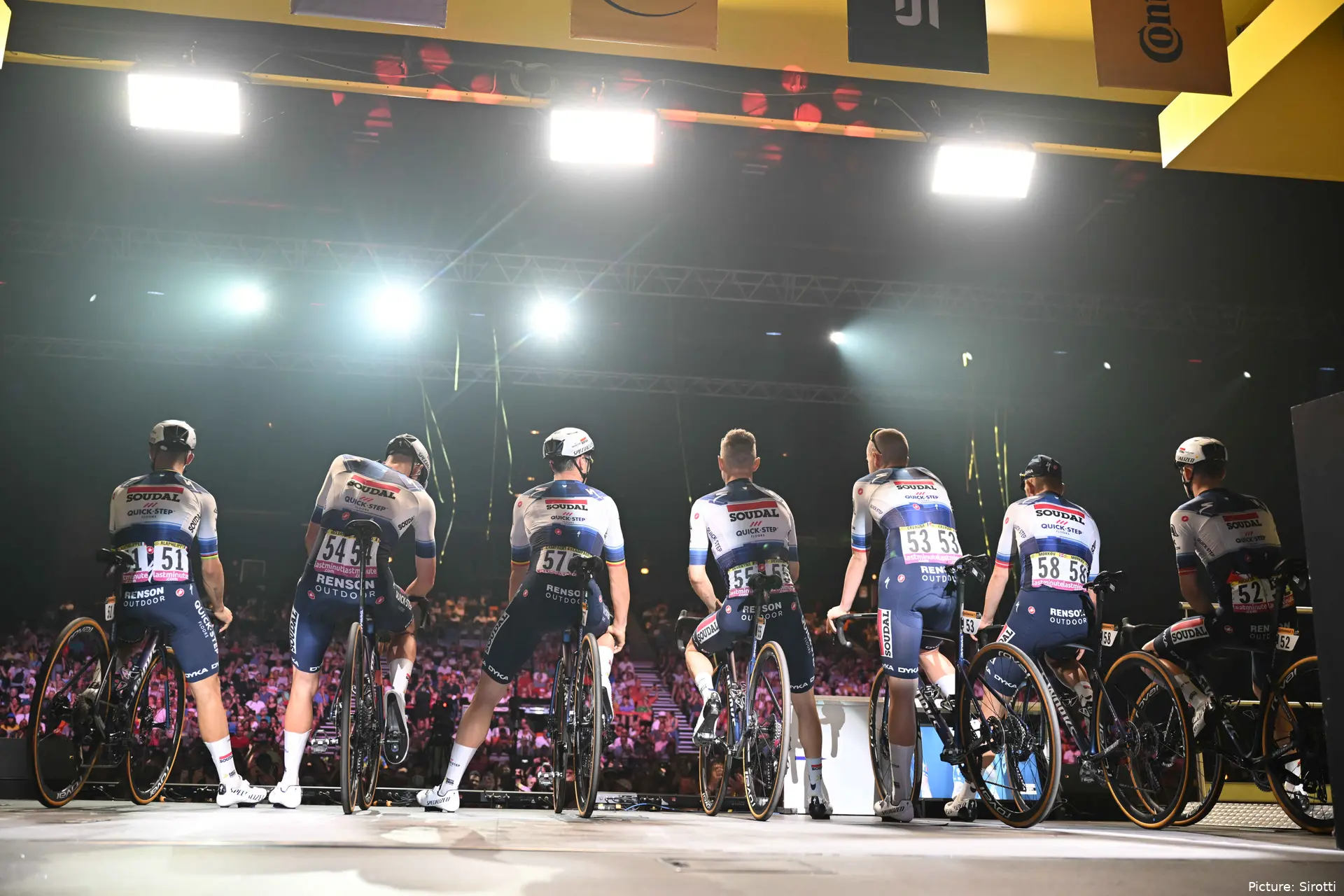 1124836555 64b03318cfa4e