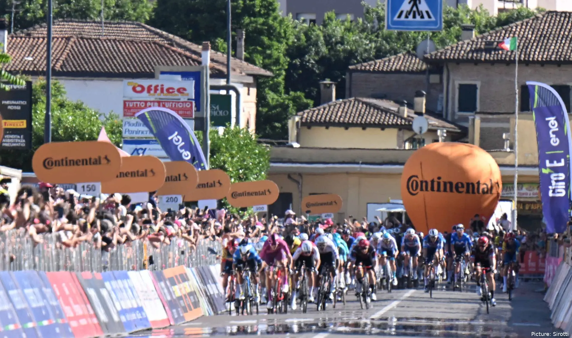 fernando gaviria esprint milan girojpg