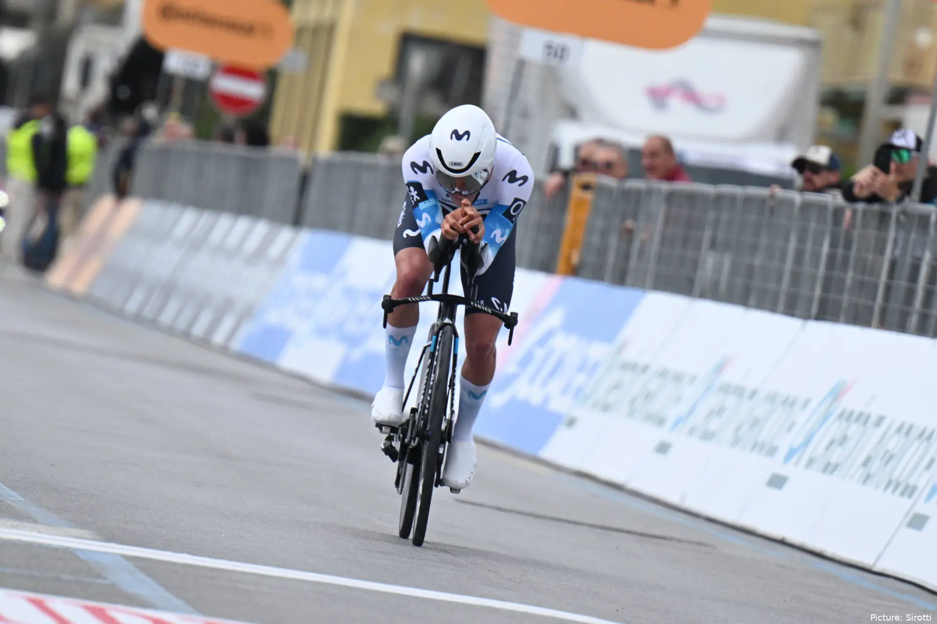 Pelayo Sánchez, en la temporada 2025 con Movistar Team.