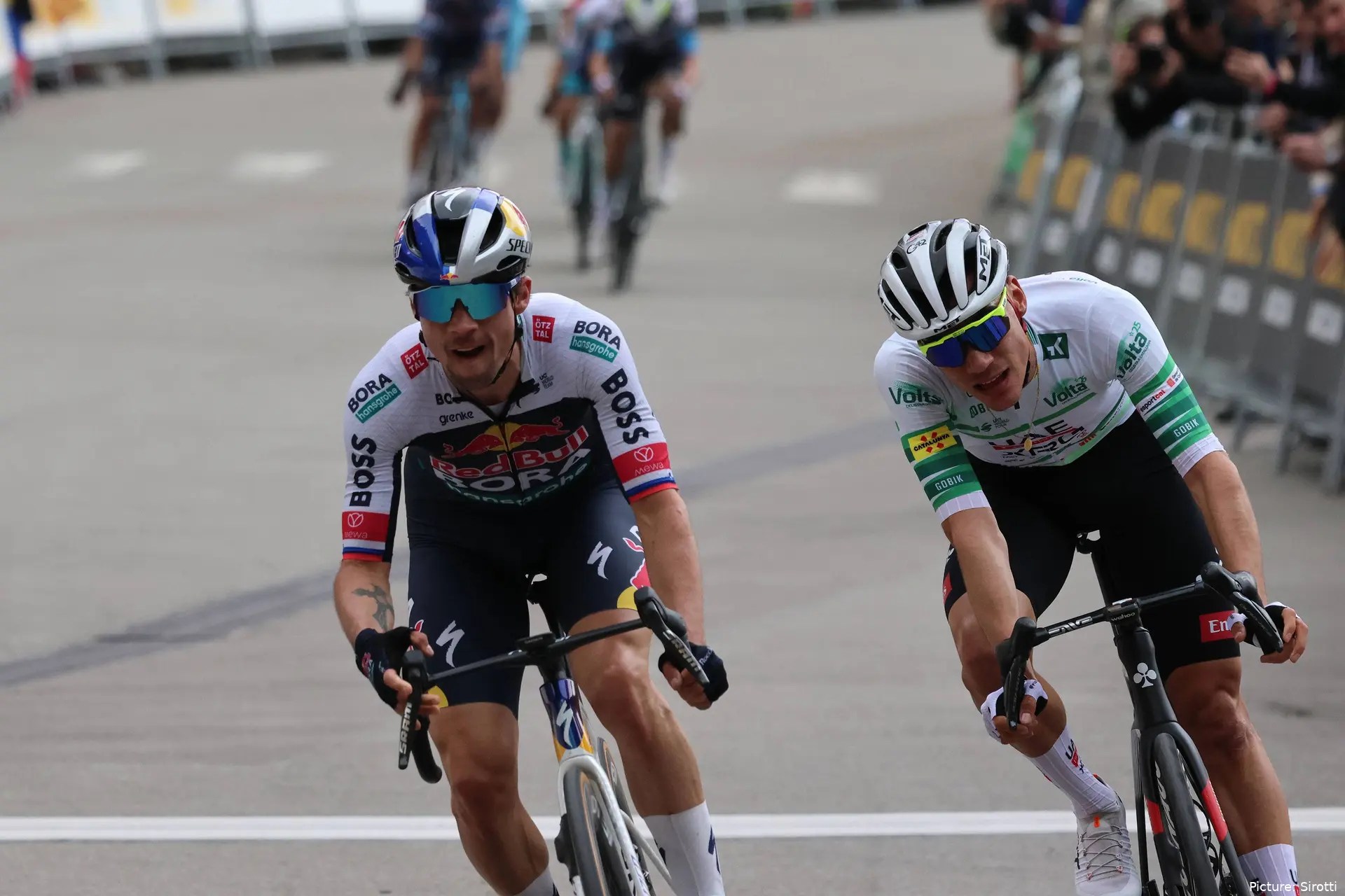 roglic ayuso volta 1205996169