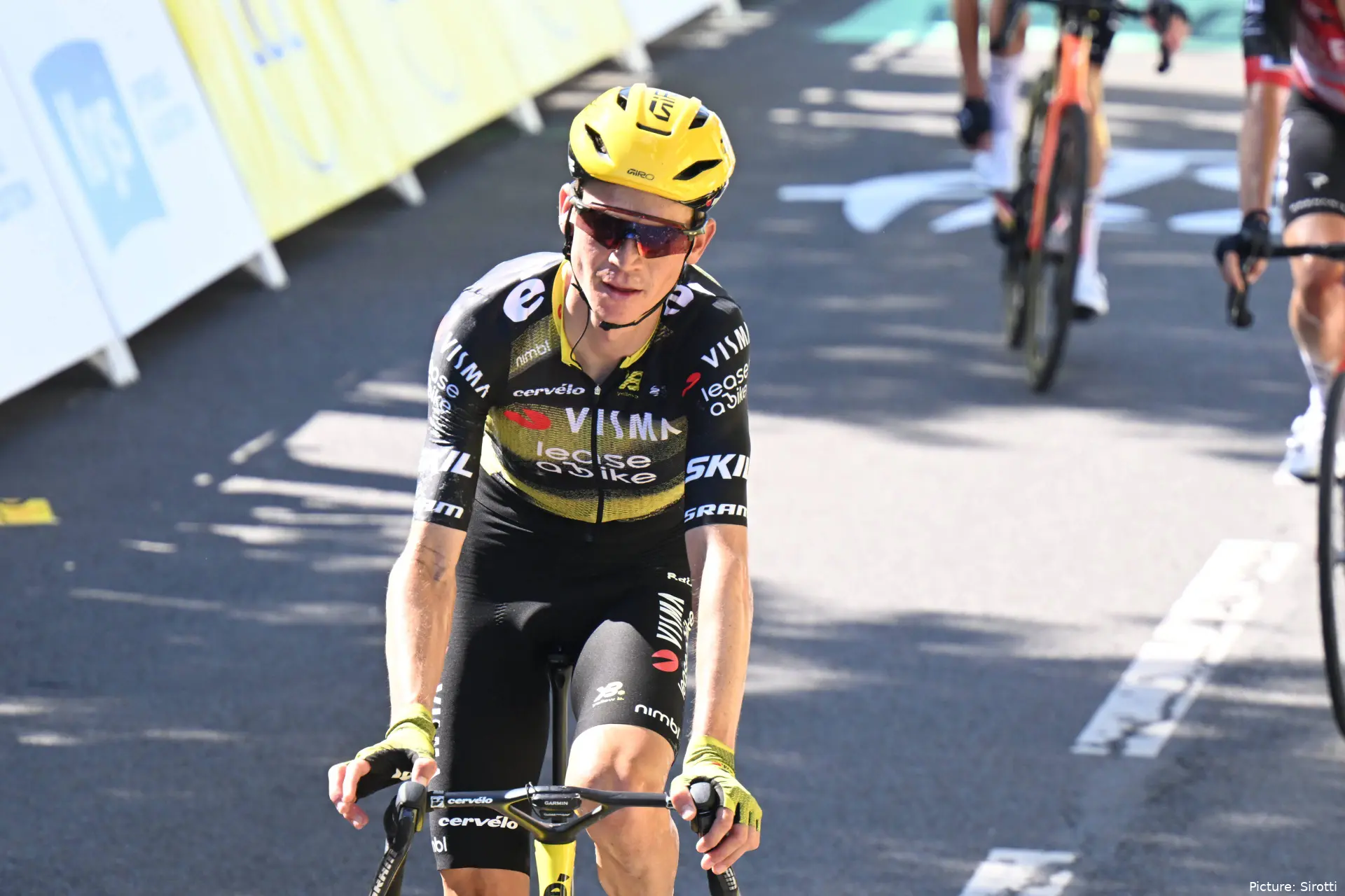 Kuss, llegando a la línea de meta en una etapa del Tour de Francia